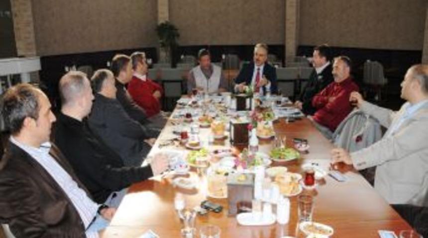 Samsun Fikir Akademisi &Uuml;yeleri, Canik Başarı &Uuml;niversitesi'ni Konuk Etti