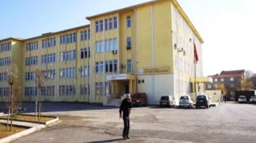 Okula Getirdikleri &Ccedil;iğ K&ouml;fteden Zehirlendiler