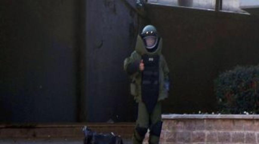 Polisi, Ş&uuml;pheli Paket Değil, Vatandaşın Duyarsızlığı Uğraştırıyor