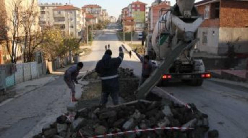 Kapaklı&rsquo;da Yol &Ccedil;alışmaları S&uuml;r&uuml;yor