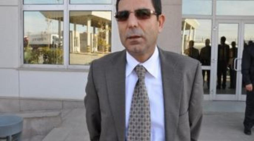 Habur Sınır Kapısı'ndaki G&uuml;mr&uuml;k Personeline Yeni Elbise