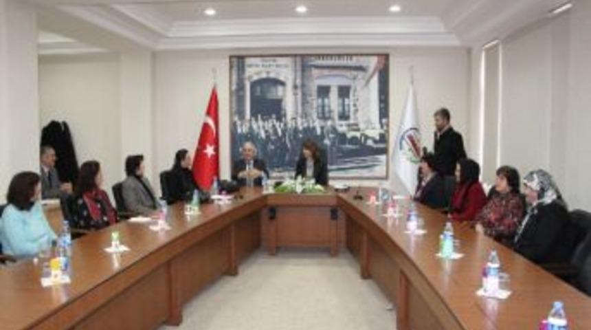 Kadına Şiddete Kınama