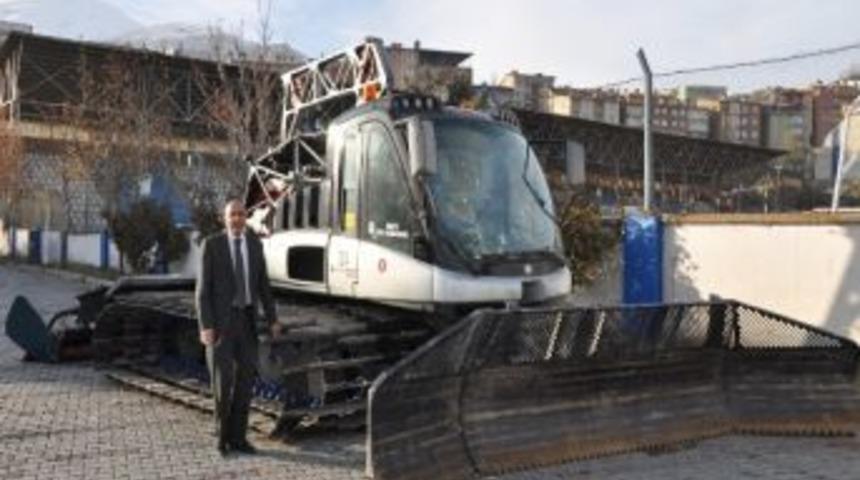 Hakkari&rsquo;ye Federasyondan Kar &Uuml;st&uuml; Ara&ccedil;