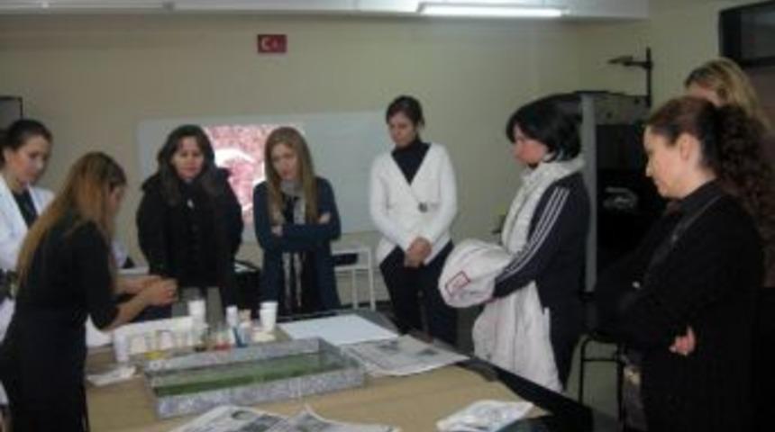 &Ouml;ğrenci Velilerinden Ebru Sanatı