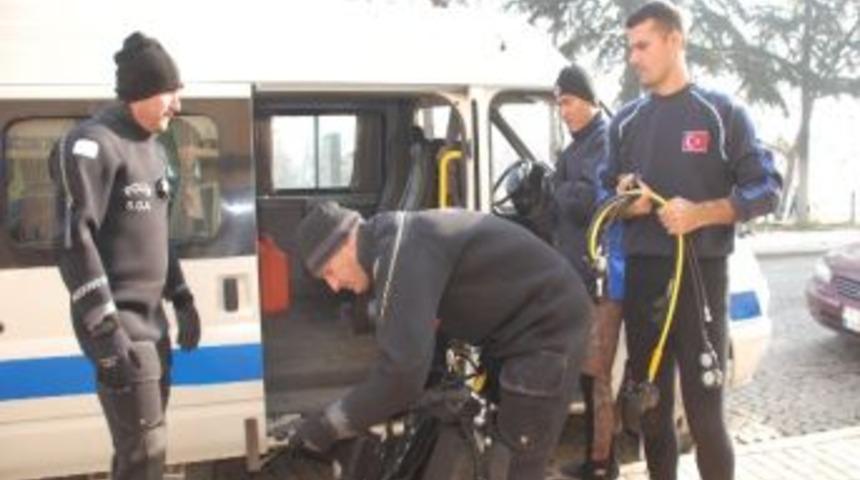 Polisten Ka&ccedil;ıp &Ccedil;aya Atlayan Ş&uuml;pheli Hala Aranıyor