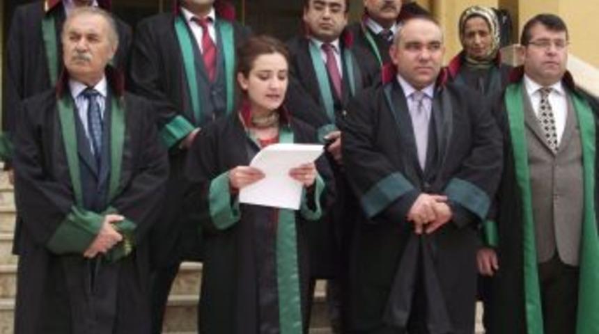 D&uuml;zi&ccedil;i'nde Avukatlara Y&ouml;nelik Saldırılar Kınandı