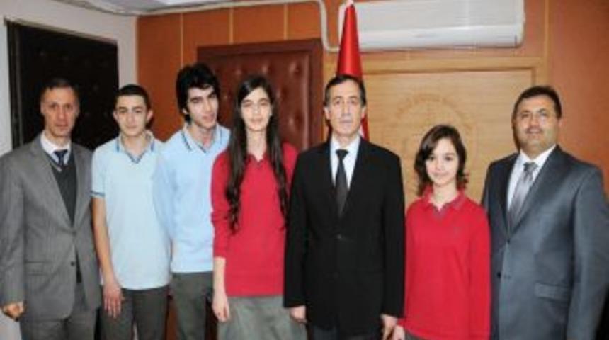 Bilim Olimpiyatlarında Samsun'un Gururu Olan &Ouml;ğrenciler &Ouml;d&uuml;llendirildi