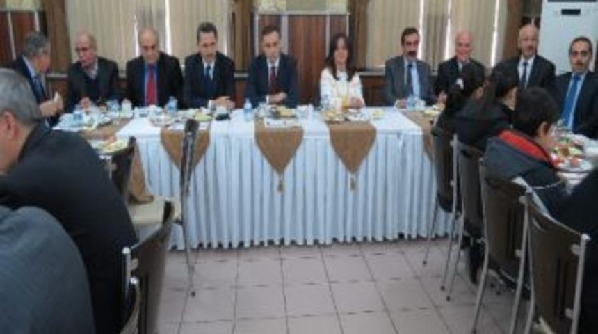 Karab&uuml;k&rsquo;te Orta Okulları Bilgi Yarışması