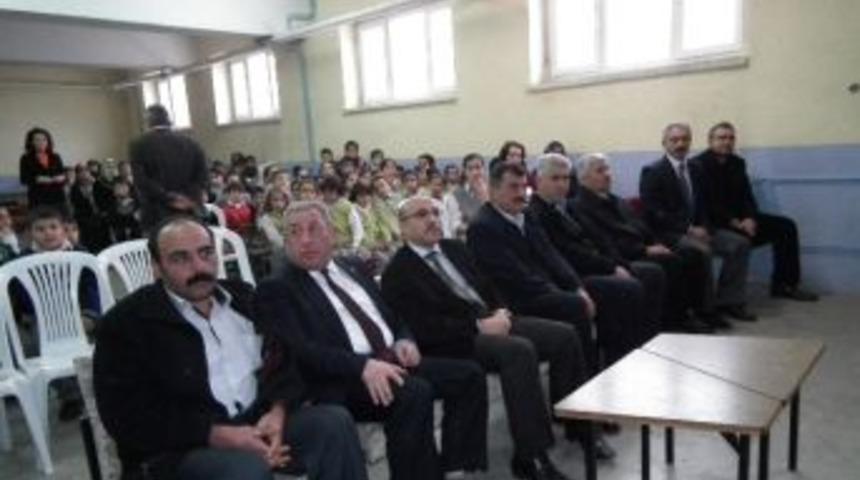 Alaca&rsquo;da Başarılı &Ouml;ğrenciler &Ouml;d&uuml;llendirildi