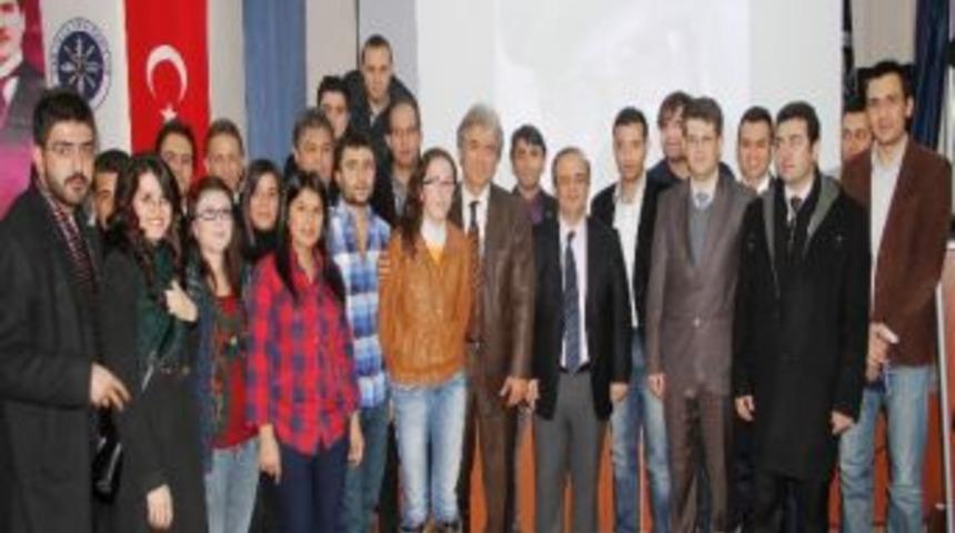 Attila İlhan Şiirleriyle Anıldı