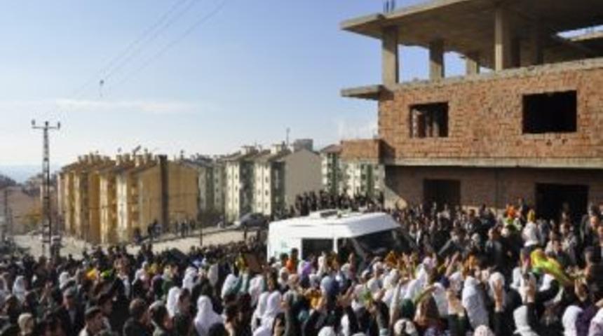 Ter&ouml;rist Cenazesinde Olaylar &Ccedil;ıktı