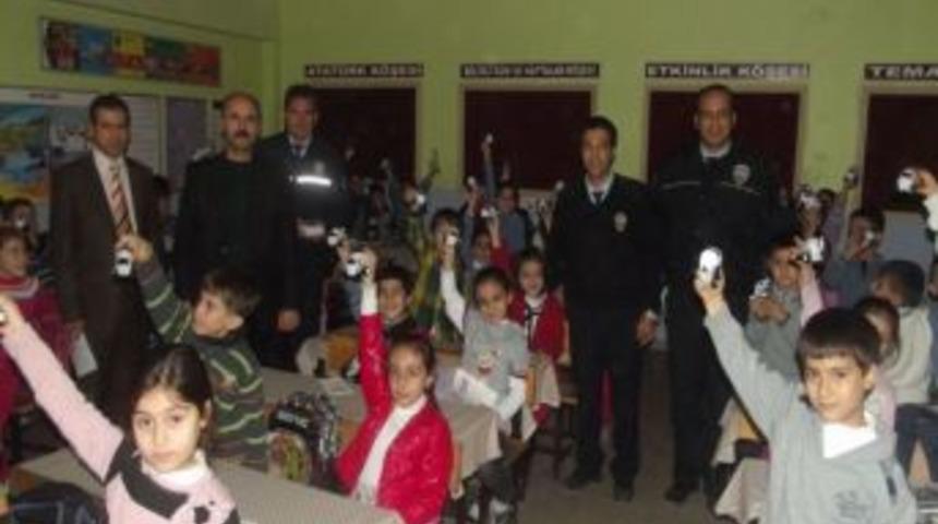 İlkokul &Ouml;ğrencilerine &rdquo;trafik Eğitimi&rdquo;