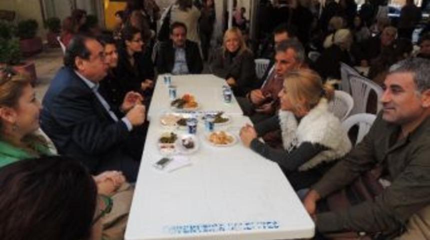 Chp Akdeniz İl&ccedil;e Kadın Kolları Kermes D&uuml;zenledi