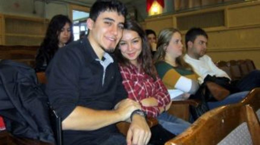 Nişanlı Gen&ccedil;lere Evlilik &Ouml;ncesi Eğitim Semineri