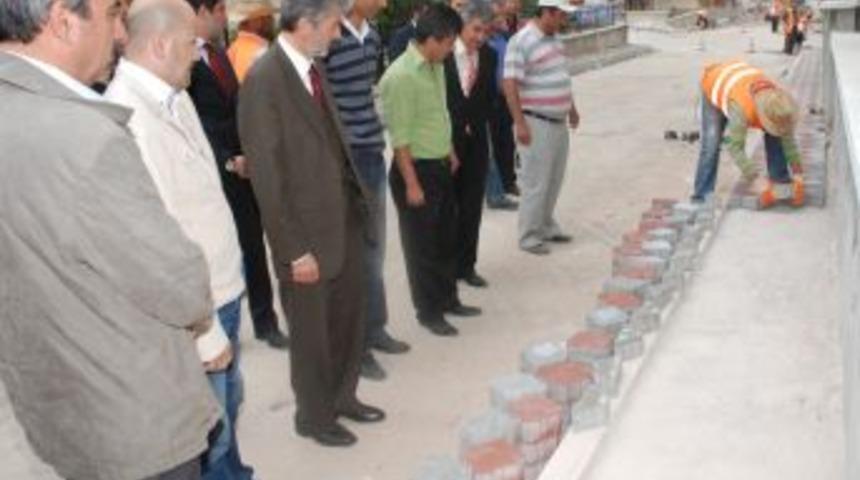Sincan'a 351 Bin 168 Metrekare Kaldırım Taşı D&ouml;şendi