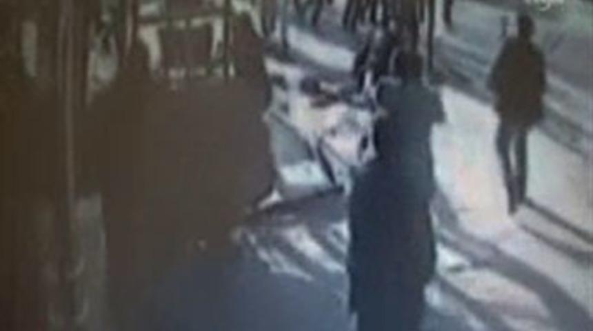 &Uuml;sk&uuml;dar adliyesi &ouml;n&uuml;nde kavga: 1 &ouml;l&uuml;