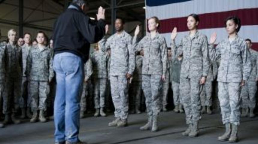 Abd Savunma Bakanı İncirlik'te Yemin Ettirdi