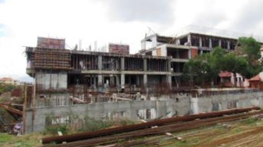 &Ouml;demiş&rsquo;in Yeni Adalet Sarayı İnşaatı Tam Gaz