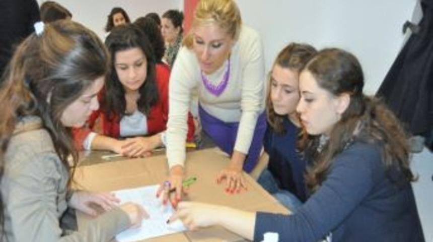 Mask M&uuml;zesinden İlham Alıp, &Ccedil;ocuklar İ&ccedil;in Mask Yaptılar