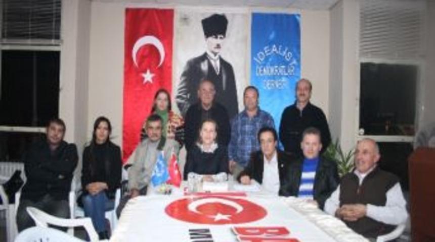 İdealist Demokratlar Derneği &Uuml;yeleri Buluştu