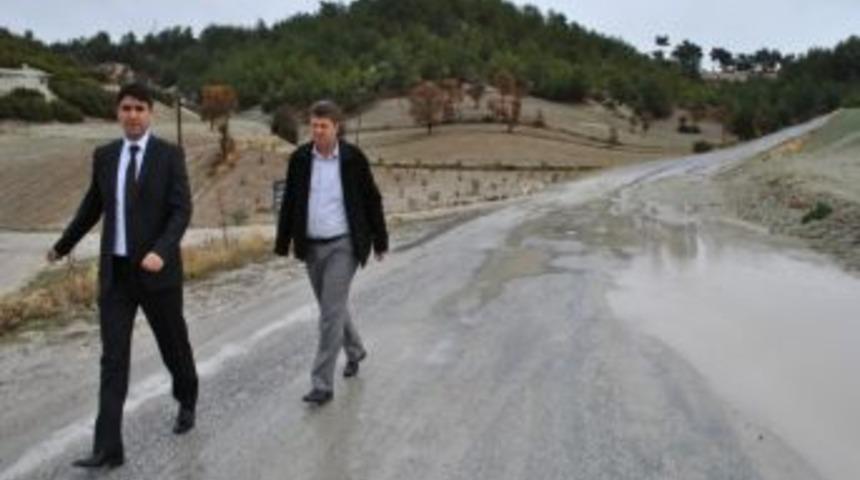 Kaymakam Ortakcı, Toprak Kayması Olan Yolda İncelemede Bulundu