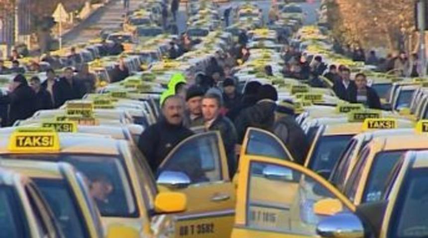 Ankara'da Taksiye Zam Geldi, Taksimetre Kuyruğu Oluştu