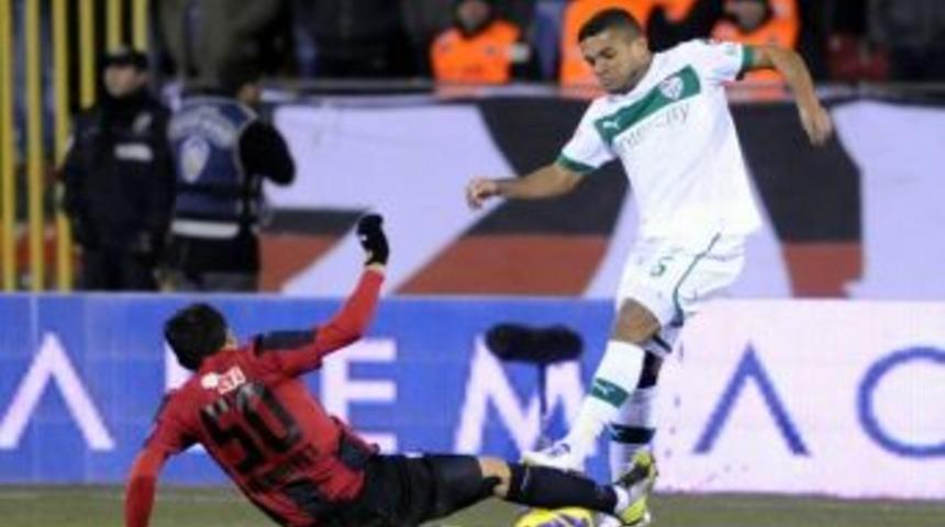 Bursaspor&rsquo;da İstikrar Sorunu S&uuml;r&uuml;yor