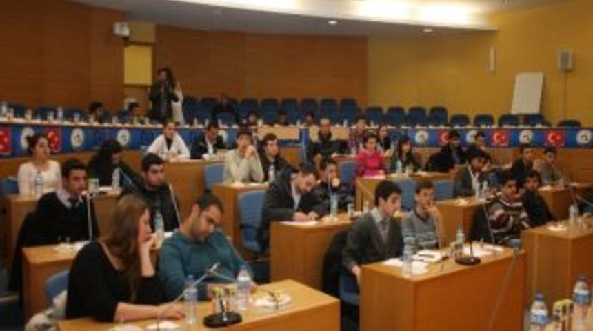 Başkan Bayram Gen&ccedil;lerle Beraber Oldu