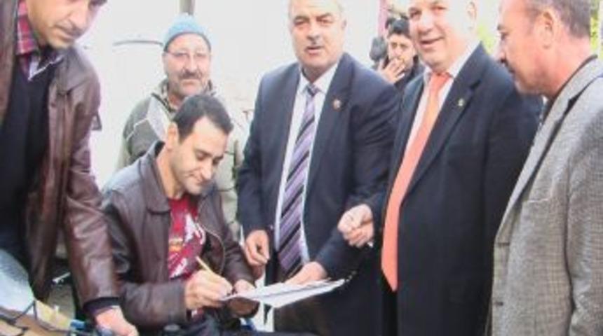 Alaşehir'de İki Engelliye Ak&uuml;l&uuml; Arabaları Teslim Edildi