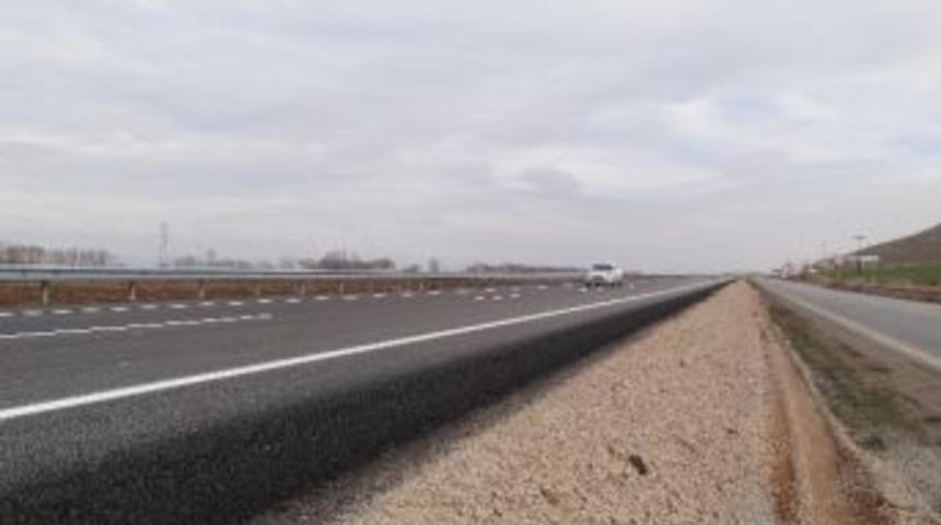 Kahramanmaraş'ta Yol &Ccedil;alışmaları Tam Gaz