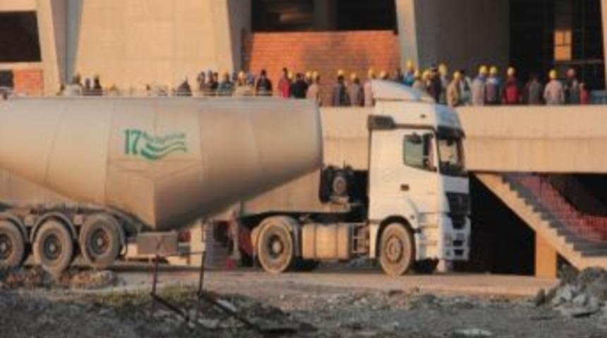 (&ouml;zel Haber) Timsah Arena&rsquo;da İş&ccedil;iler Ayaklandı