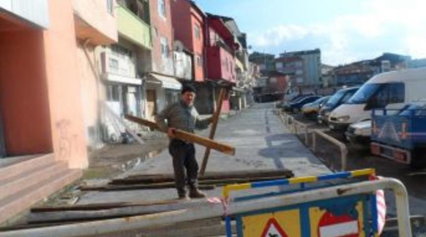 Eski pazar yerinde beton yol &ccedil;alışması