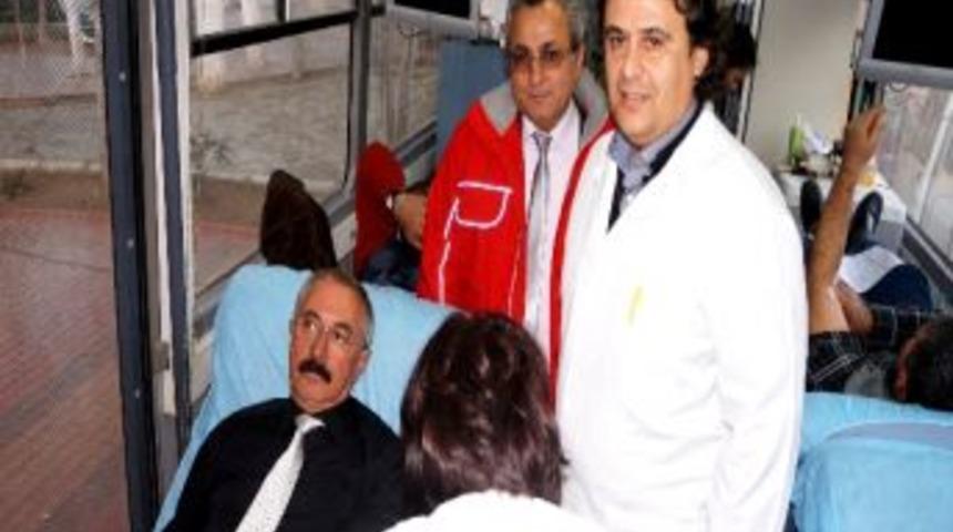 Kızılay'ın Kampanyasına Başkan Karcı'dan Da Destek