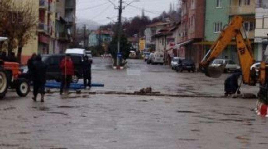 Pazarlar&rsquo;da Şehir İ&ccedil;i Enerji Nakil Hatları Yeraltına Alınıyor