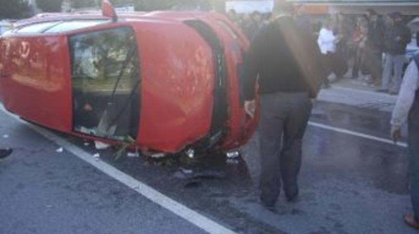 Alanya'da, Otomobili İle Kaza Yapan Doktor &Ccedil;alıştığı Hastanede Tedavi Altına Alındı