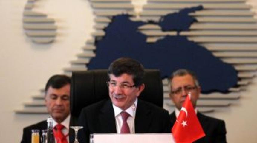 Davutoğlu: Hi&ccedil;bir Devlet Suriye &Uuml;zerinde Hesap Yapma Hakkına Sahip Değil
