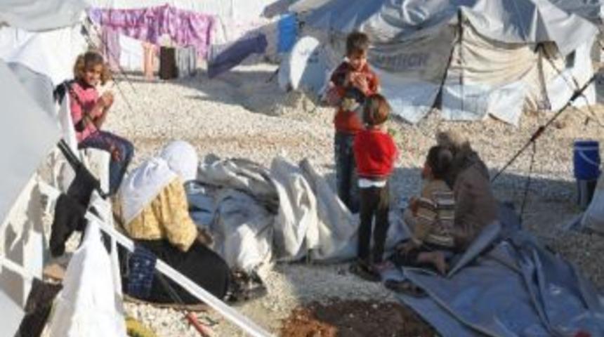 Ak&ccedil;akale'de S&uuml;leyman Şah M&uuml;lteci Kampında Ek &Ccedil;adırlar Yapılıyor