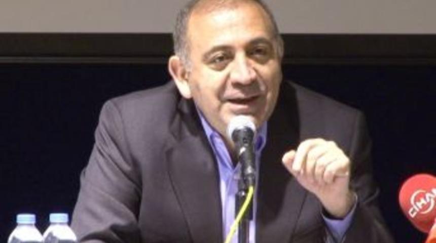 G&uuml;rsel Tekin: Diyanet, Kadınlarımızın Altın G&uuml;n&uuml;nden Vazge&ccedil;sin