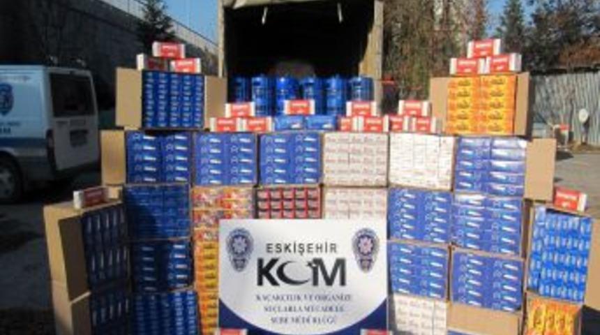 Ka&ccedil;ak Sigara Kağıtlarını Su Satıcısı Kılığında Piyasaya S&uuml;renlere Su&ccedil;&uuml;st&uuml;