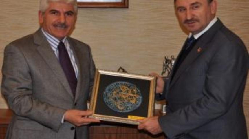 Başkan Kurtulan, Odunpazarı Belediyesi'ni Ziyaret Etti