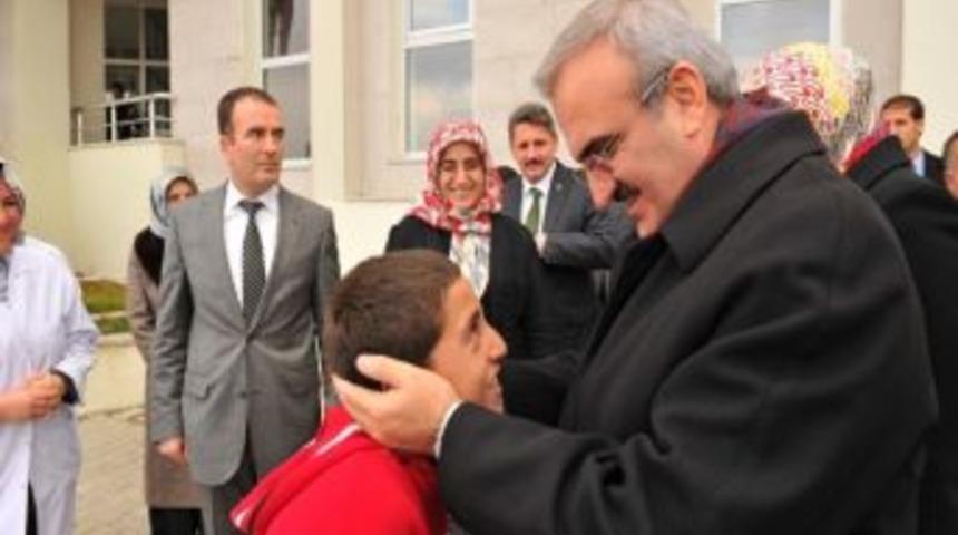 Vali Karaloğlu Eşiyle Birlikte &Ccedil;ogem&rsquo;de