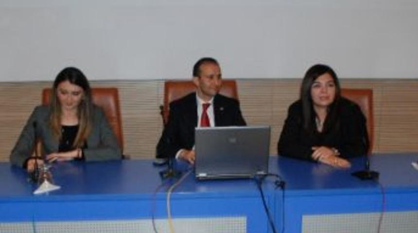 Uşak &Uuml;niversitesi&rsquo;nde &ldquo;ab Yolunda Gen&ccedil; İletişimciler&rdquo; Bilgilendirme Toplantısı Yapıldı