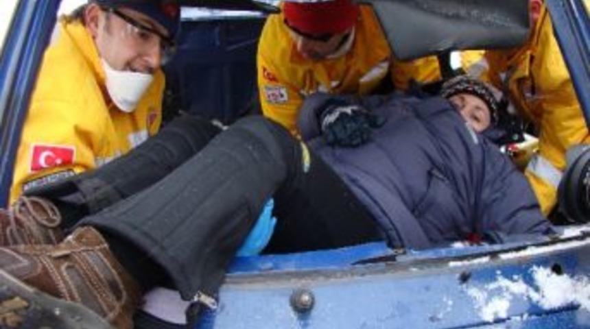 İzmir&rsquo;de 112 Acil Servis Hizmetleri Durdu