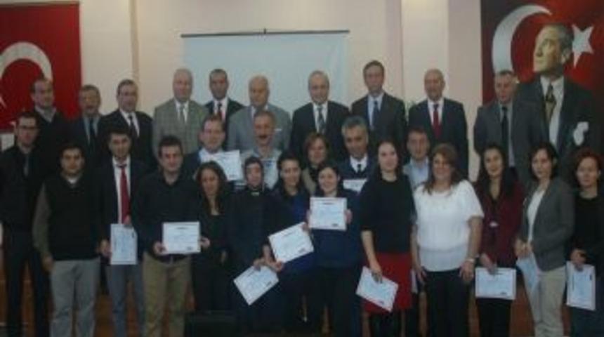 Hayat Boyu Eğitim Kursunu Tamamlayan &Ouml;ğretmenlere Sertifikaları Verildi