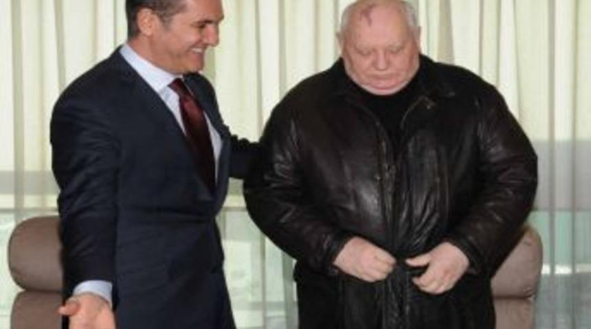 Gorba&ccedil;ov İstanbul&rsquo;dan Ayrıldı