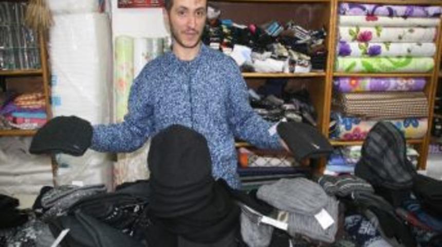 Havalar Soğudu Şapka Ve Atkı Satışları Arttı