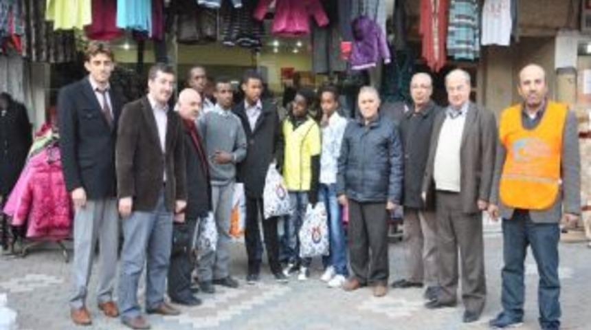 Kimse Yok Mu Derneği, Soma'da Somalili &Ouml;ğrencilere Yardımda Bulundu