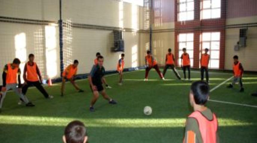 Yaz Spor Okullarına Kışın Da Devam