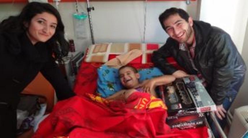 D&uuml;nyalar Onun Oldu