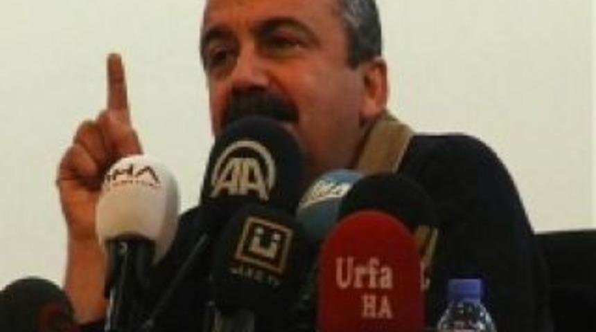 Kendini T&uuml;rkan Şoray Sanıyor